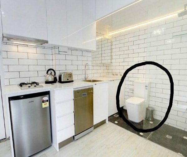 3. Не лучшее место, конечно, ну а вдруг приспичит...