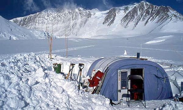 6. Если вы думаете, что научные полярные станции в Антарктике выглядят вот так, то...