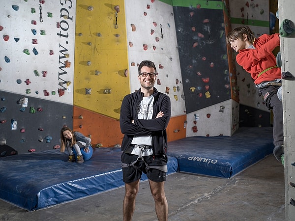 1. Папа с детьми из Барселоны: