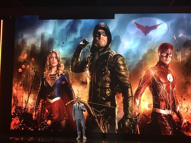 8. DC dizilerinin her sezon 4 bölümden oluşan crossover bölümlerinde bu kez Gotham şehri de olacak.