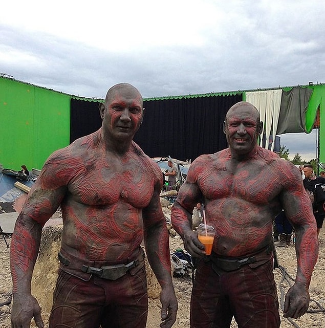 9. Dave Bautista (Drax) ve dublörü Rob de Groot: