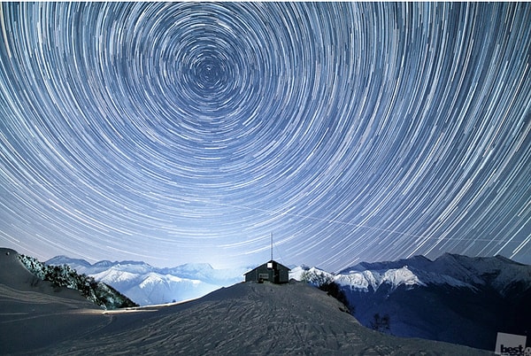 6. "В водовороте звезд" (2013)