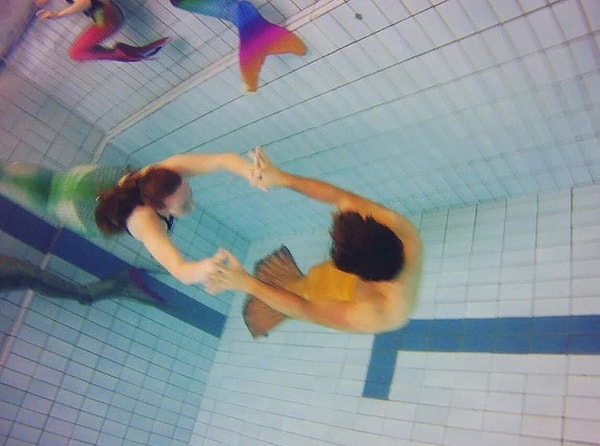 10. «Около двух лет назад я наткнулся на странички русалок-мужчин и русалок-женщин в Instagram и понял, что тоже хочу быть русалкой».