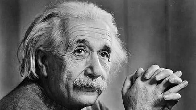 12. Einstein'ın sekreteri bir keresinde Einstein'ın adresini soran isimsiz bir telefon aldı.