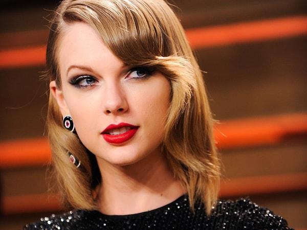 8. Eleştirmenlerin ''Şarkı sözü yazamıyor.'' yorumları nedeniyle, Taylor Swift üçüncü albümünün tüm şarkılarını kendi yazdı.