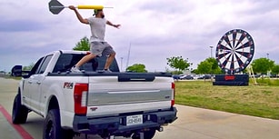 'Eğlence' Kelimesinin Sözlük Karşılığı Dude Perfect Ekibinden Devasa Dart Oyunu