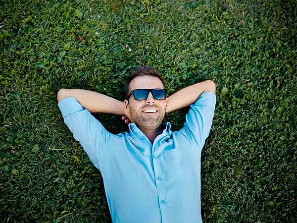 4. Жалуясь, мы избавляемся от негатива и на некоторое время начинаем чувствовать себя лучше. В определенном смысле мы становимся зависимы от этого.