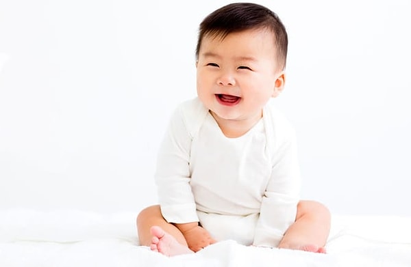 4. Малыши улыбаются, не потому что счастливы, а потому что знают, что их улыбка делает счастливыми родителей.