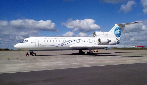 8. После того, как вы выбрались из самолета, отойдите от него минимум на 90 метров, но не покидайте место происшествия.