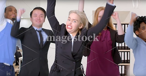 7. Если телеканал BBC когда-нибудь задумает снять ремейк на популярный в начале нулевых британский сериал "Офис" ("The Office", 2001-2003), то мы требуем, чтобы Эмилии присудили одну из главных ролей!