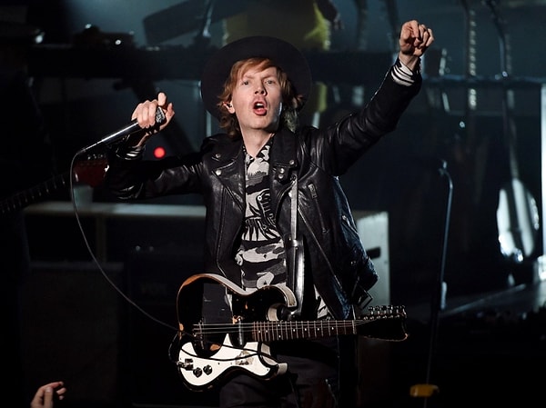 13. Музыкант Бек Хэнсен, известный под псевдонимом Beck, однажды выпустил целый альбом исключительно в нотном виде: никаких CD или цифровых вариантов