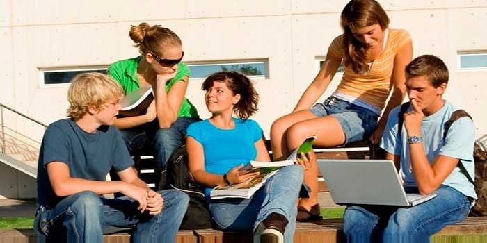 Каникулы с пользой: 11 способов заработать летом школьникам