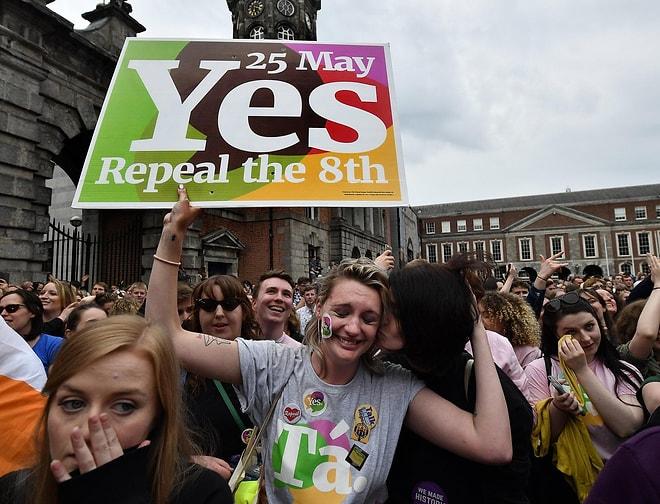 Kadınların Zaferi! İrlanda'da Kürtajı Yasaklayan Yasal Düzenlemenin Kaldırılması Gözyaşlarıyla Kutlandı
