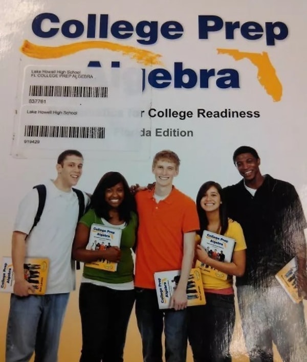 7. Ребята позируют для книги, которая у них в руках