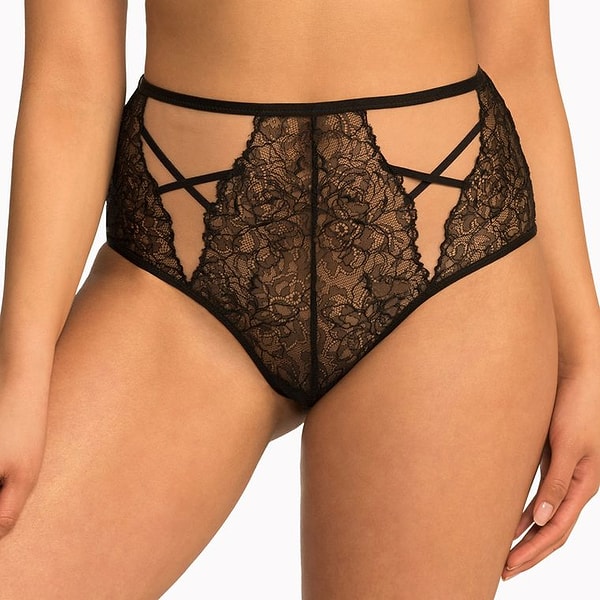 5. Трусиков с высокой посадкой в этой коллекции очень много 👍