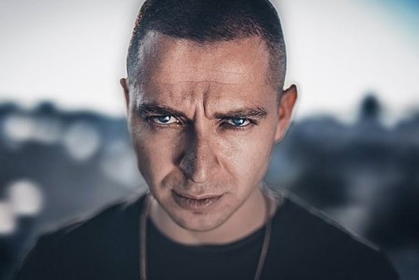 4. А как зовут этого известного парня?