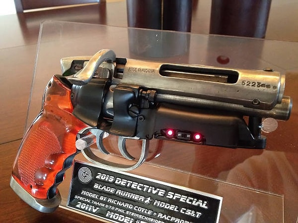 4. А это точная копия оружия PKD Blaster 2019 из фильма "Бегущий по лезвию"