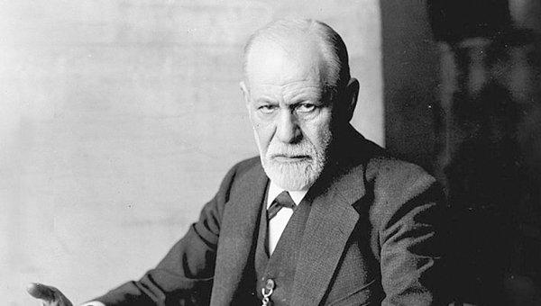 1. Sigmund Freud - ''Aslında unutmak; artık acıyı hissetmemektir.''
