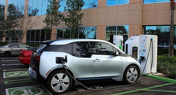 7. Elektrikli otomobiller sıkışık trafikte daha çok elektrik tüketirler.