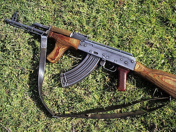 8. Какое культовое оружие был изобретено вскоре после окончания ВОВ?