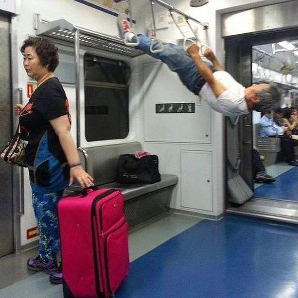 16. Kim demiş metroda egzersiz yapamazsınız diye?