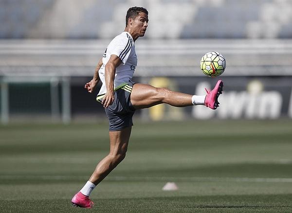 6. Cristiano Ronaldo'nun bacakları 150 milyon dolar...
