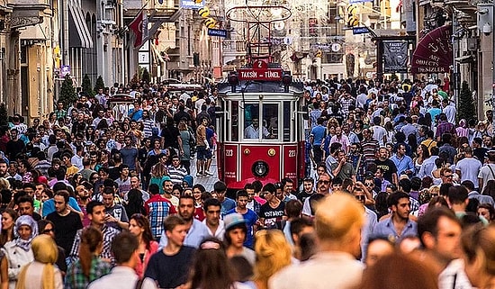 Sandığa Gitmeden Okumanız Gereken Rehber: Partilerin Beyanname ve Manifestolarında Neler Yer Alıyor?