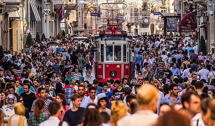 Sandığa Gitmeden Okumanız Gereken Rehber: Partilerin Beyanname ve Manifestolarında Neler Yer Alıyor?