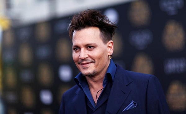 1. Наш любимый капитан Джек Воробей то толстеет…