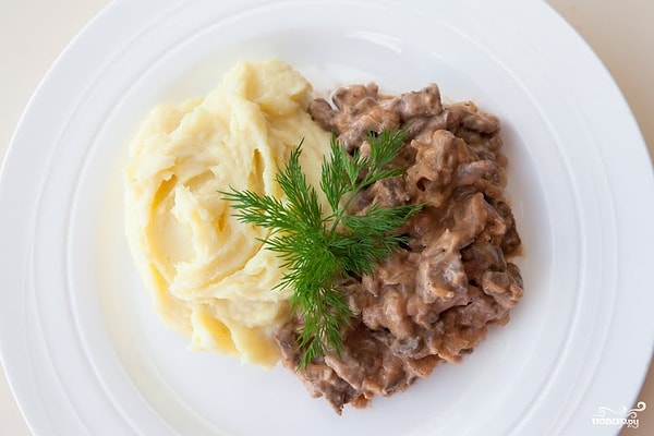 10. Бефстроганов