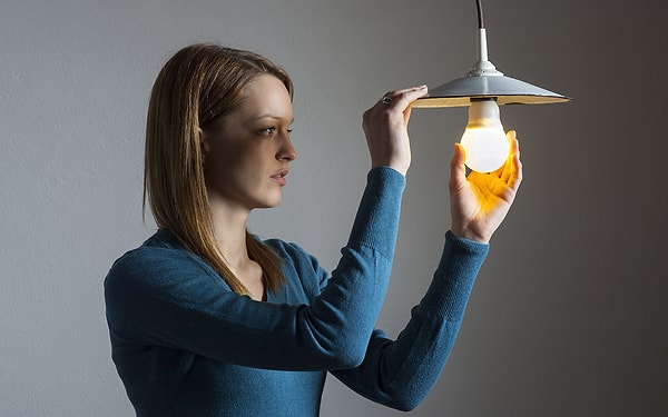 18. А лампочку заменить сумеете?