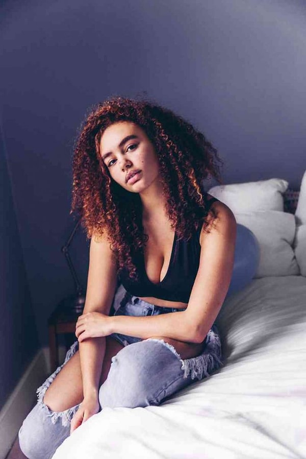 Обладать формами не означает не хотеть надеть бикини-танга! Сонни написала, что «все бикини не должны быть с завышенной талией».