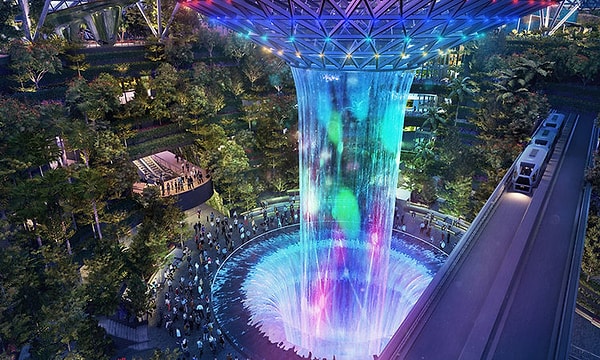 В общем, не аэропорт, а сказка! Из такого уезжать не захочется!