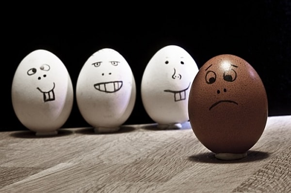 7. Люди с низким IQ чаще всего оказываются расистами и гомофобами.