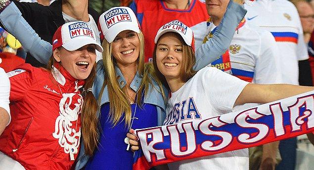 Tartışma Rus kadınlarının kupa için gelenlerle birlikte olup olmaması.