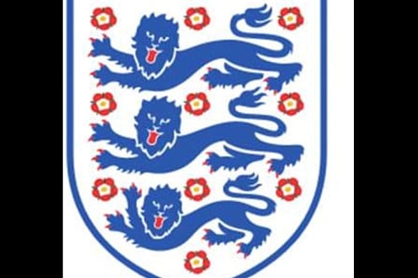 20. Три льва и ало-белые розы. Безусловно, это эмблема…