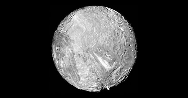 3. Луна-Франкенштейн под названием Миранда