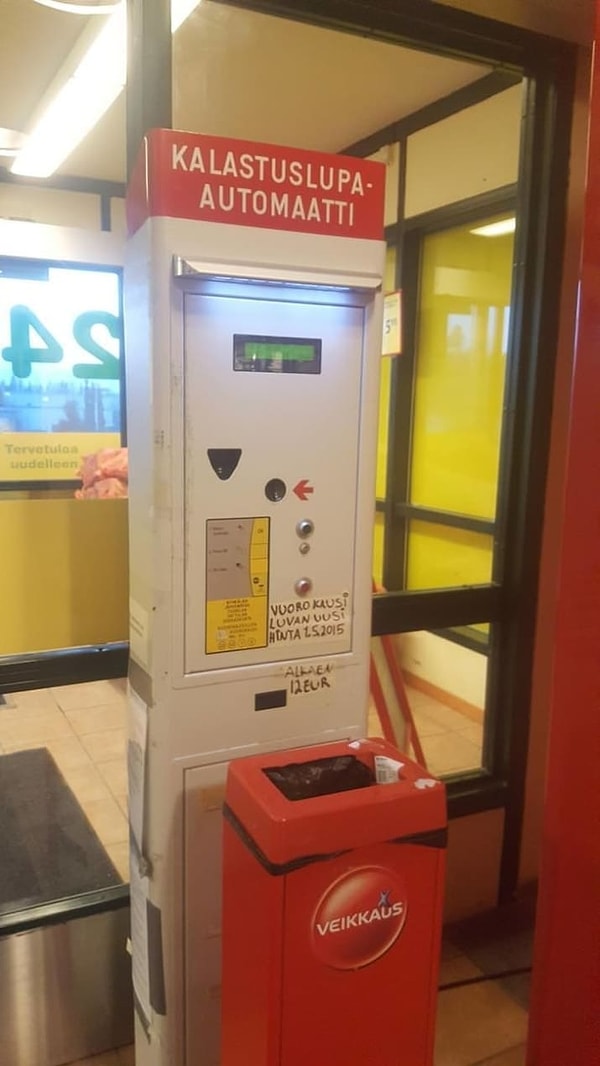 13. Если вы рыбак, то можете быстро получить лицензию на ловлю прямо из автомата