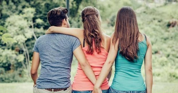 Peki ya siz hiç iki kişiye karşı his beslediğiniz oldu mu? Ya da iki kişi arasında kaldığınız?