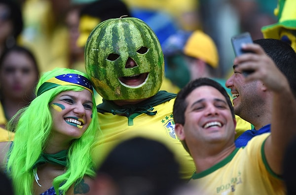 5. К счастью, юмористов уже идентифицировали.