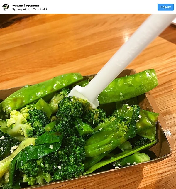 19. «Все почему-то думают, что веганы обожают жевать эту зелень».