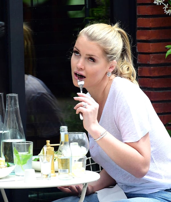 Наоборот, непосредственности Кити можно только позавидовать.