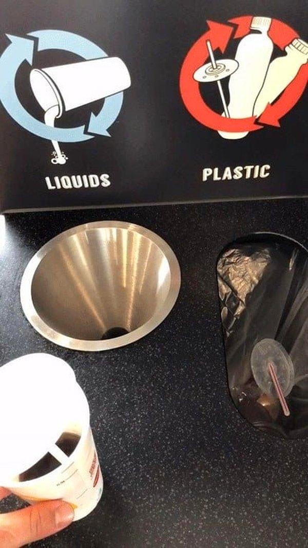 14. Çöpe bitiremediğiniz içeceklerinizi atmadan önce içindeki sıvıyı boşaltmanız için iki ayrı kısım yapılmış. Buna gerçekten ihtiyaç var!