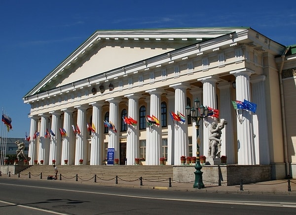 9. Учеба в Горном университете в Санкт-Петербурге обойдется в 260 тыс. рублей в год.