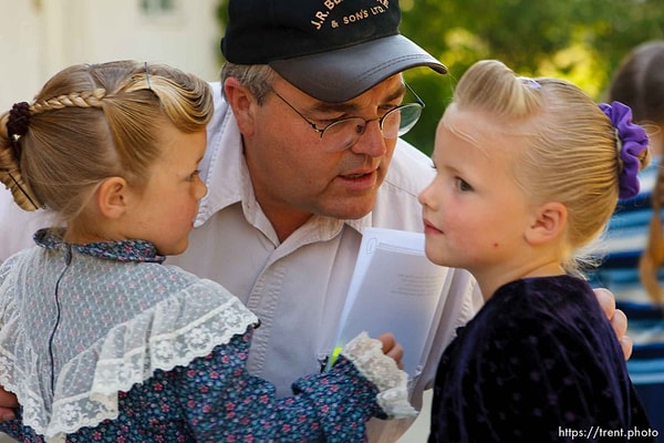 5. Согласно Global News, полиция заинтересовалась этим сообществом еще в 90-х, но предыдущие попытки привлечь Блэкмора к ответственности не принесли успеха из-за размытых законов о многобрачии.