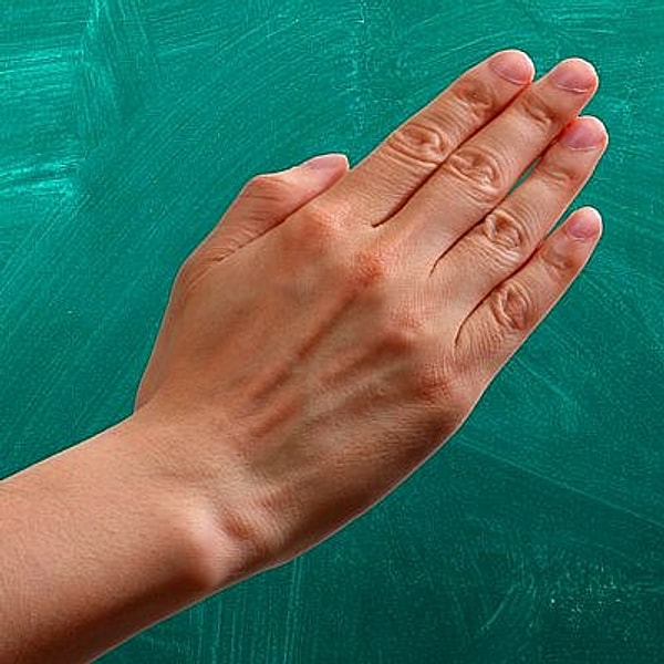 Бумага кроет камень. Победа за нами!