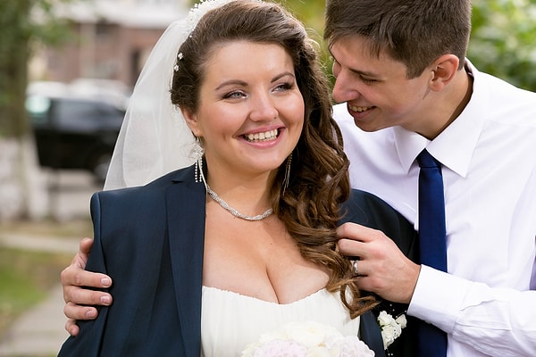 2. Выяснилось, что мужчины, состоящие в отношениях с полными женщинами, улыбаются чаще, чувствуют себя комфортнее и быстрее решают проблемы по сравнению с теми, кто выбрал себе в спутницы жизни худых и подтянутых дам.