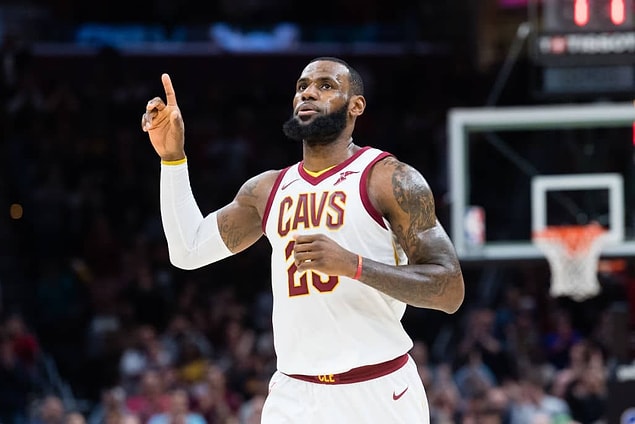 LeBron James, L.A. Lakers'tan 4 yıl için 154 milyon dolar kazanacak.