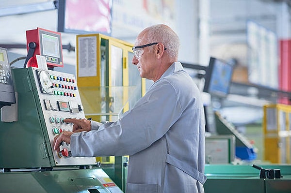 9. Однако чрезмерная умственная нагрузка для людей в возрасте опасна. Она отрицательно сказывается на памяти и концентрации внимания.