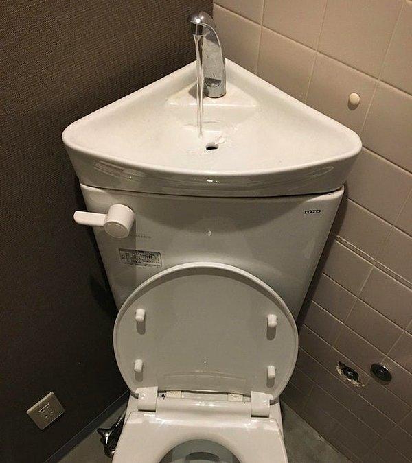 9. Tuvalet tankının dolumu için musluk güzel fikir! Ellerini yıkamadan çıkan olmaz umarım.